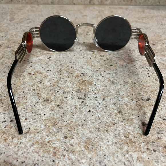 Black & Silver Dragon Circle Frames - Picture 4 of 4